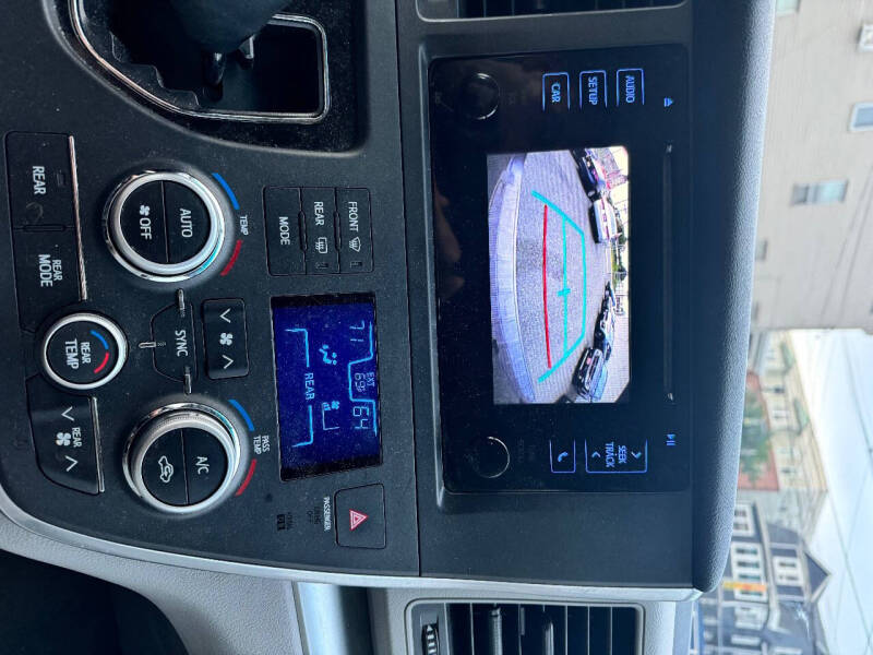 2017 Toyota Sienna L 7-Passenger