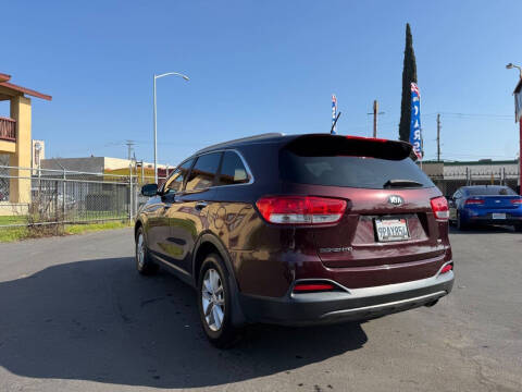 2016 Kia Sorento LX