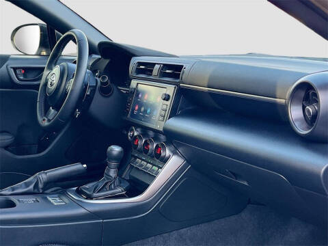 2025 Toyota GR86 Premium