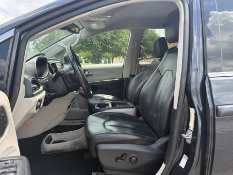 2020 Chrysler Pacifica Touring L