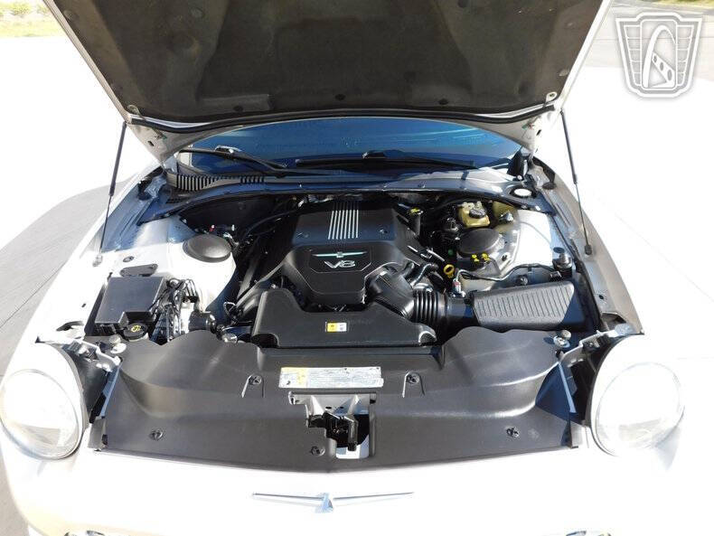 2004 Ford Thunderbird Deluxe