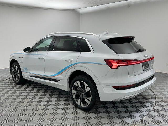 2021 Audi e-tron quattro Premium Plus