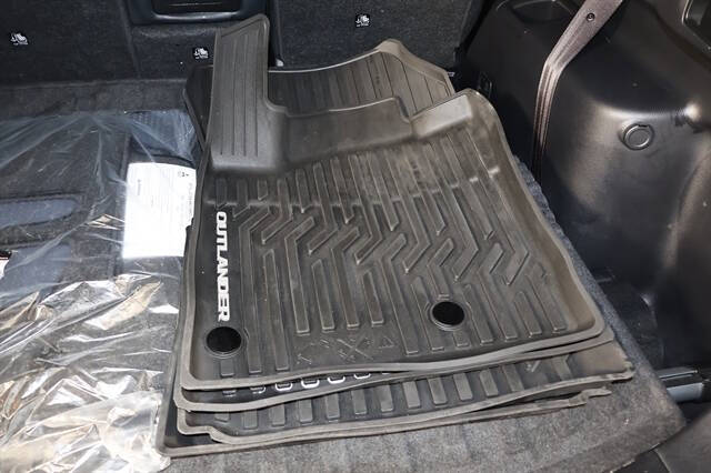 2022 Mitsubishi Outlander Black Edition