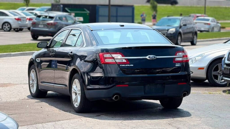 2017 Ford Taurus SEL