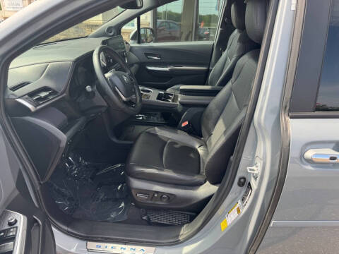2023 Toyota Sienna Woodland Edition