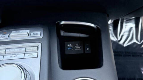 2023 Genesis Electrified GV70