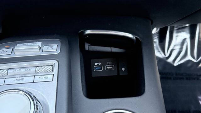 2023 Genesis Electrified GV70