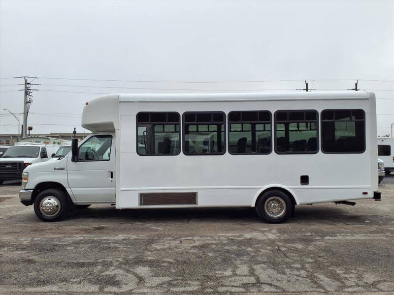 2013 Ford E-Series E-450 SD