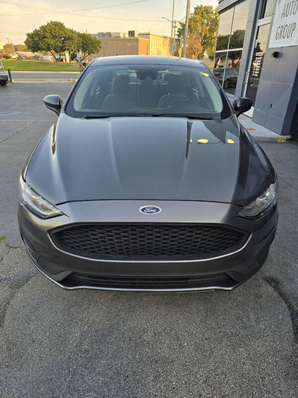 2019 Ford Fusion S photo 14