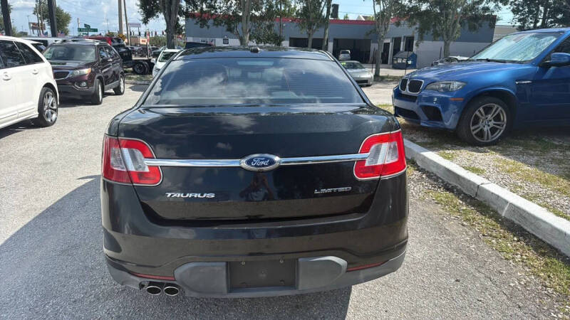 2010 Ford Taurus Limited