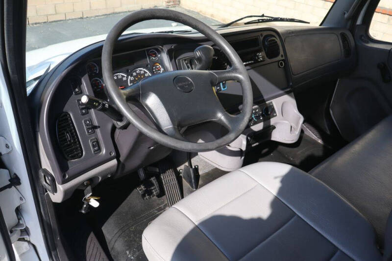 2019 Freightliner M2 106
