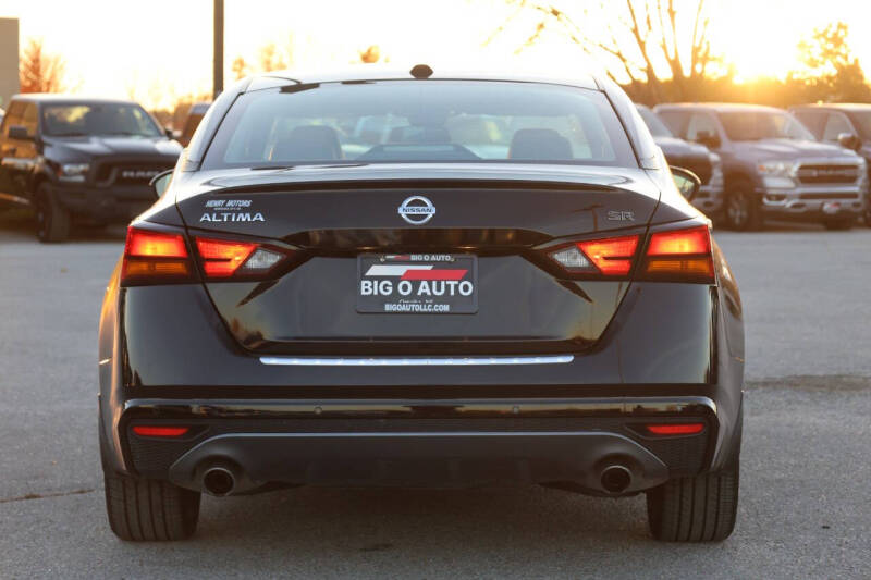 2022 Nissan Altima 2.5 SR