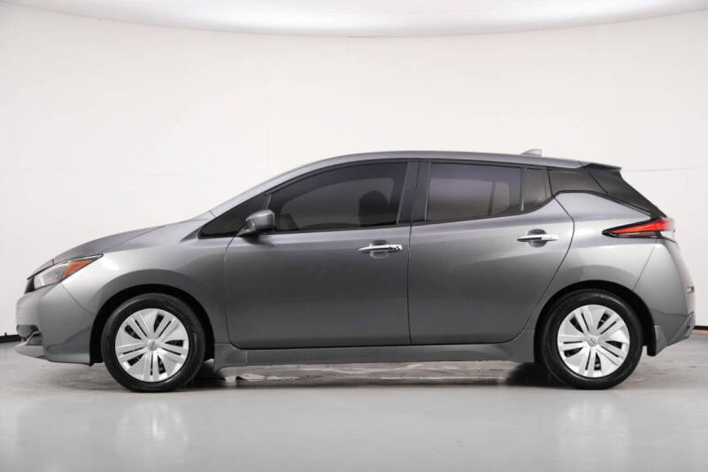 2025 Nissan LEAF S