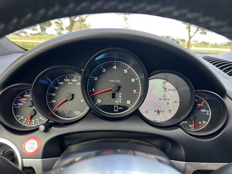 2017 Porsche Cayenne Platinum Edition