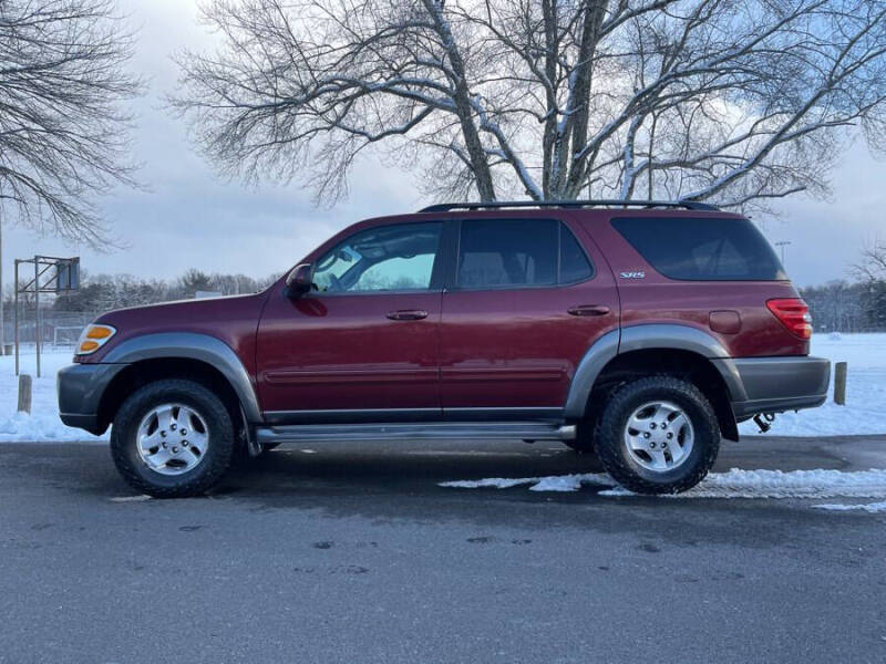 2004 Toyota Sequoia SR5