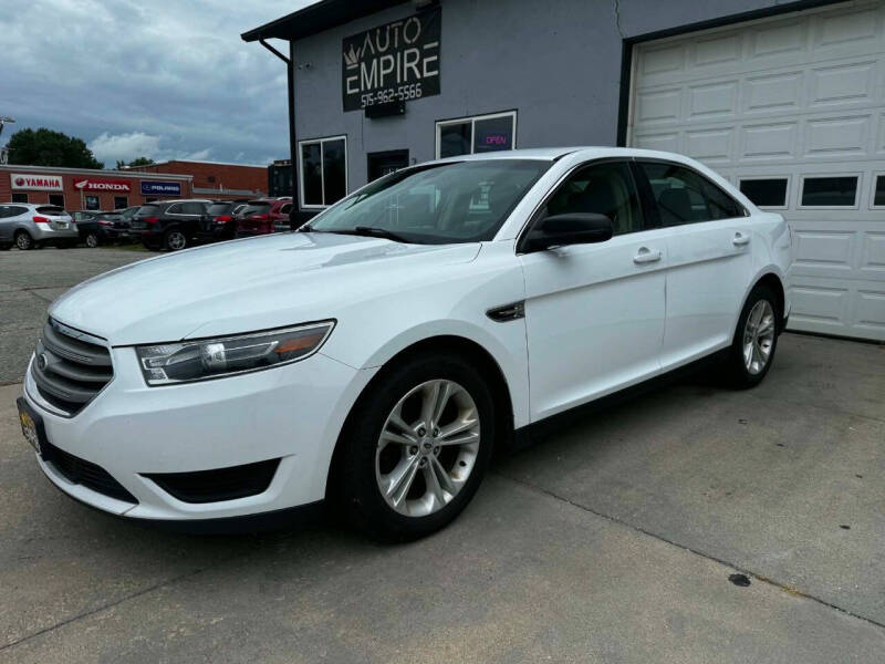 2015 Ford Taurus SE FWD's photo