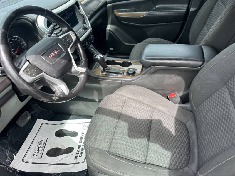 2018 GMC Acadia SLE-2