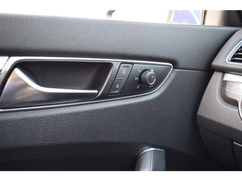 2017 Volkswagen Passat 1.8T SEL Premium