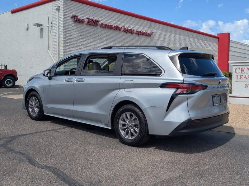 2021 Toyota Sienna LE 8-Passenger