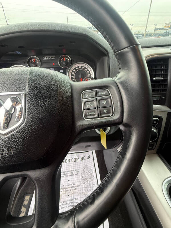 2017 RAM 1500 SLT
