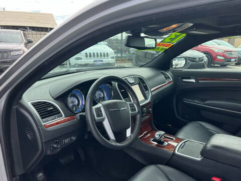 2013 Chrysler 300 Motown