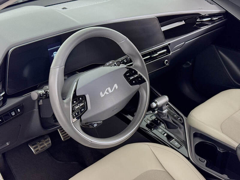 2023 Kia Niro EX Touring