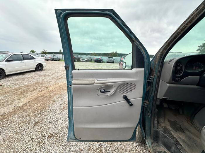 2001 Ford E-Series