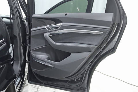 2022 Audi e-tron S quattro Prestige