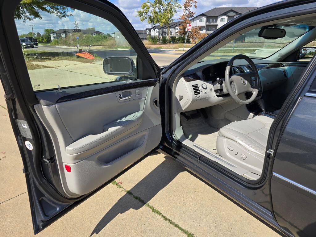 2010 Cadillac DTS for sale at Bigfoot Auto in Hiawatha, IA