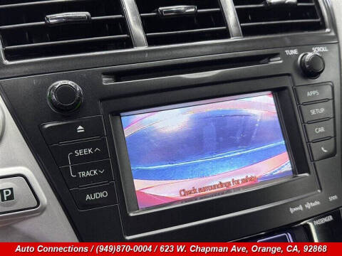2014 Toyota Prius v Five