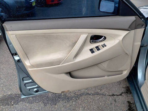 2010 Toyota Camry LE