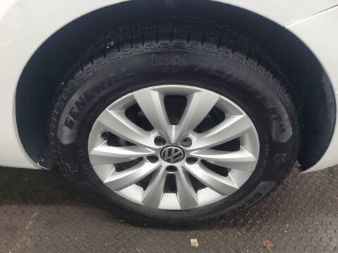 2016 Volkswagen Beetle 1.8T S PZEV