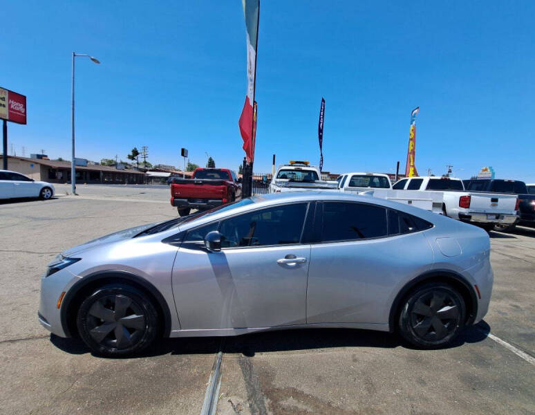 2024 Toyota Prius LE