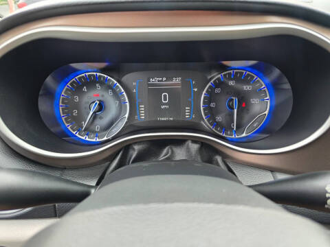 2017 Chrysler Pacifica Touring-L
