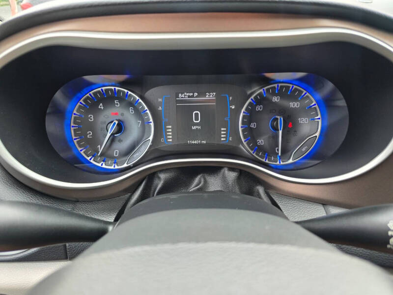 2017 Chrysler Pacifica Touring-L