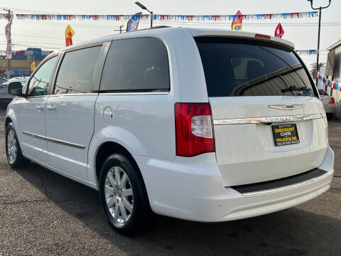 2014 Chrysler Town and Country Touring