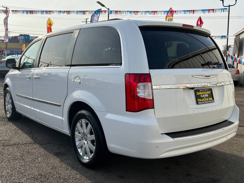 2014 Chrysler Town and Country Touring