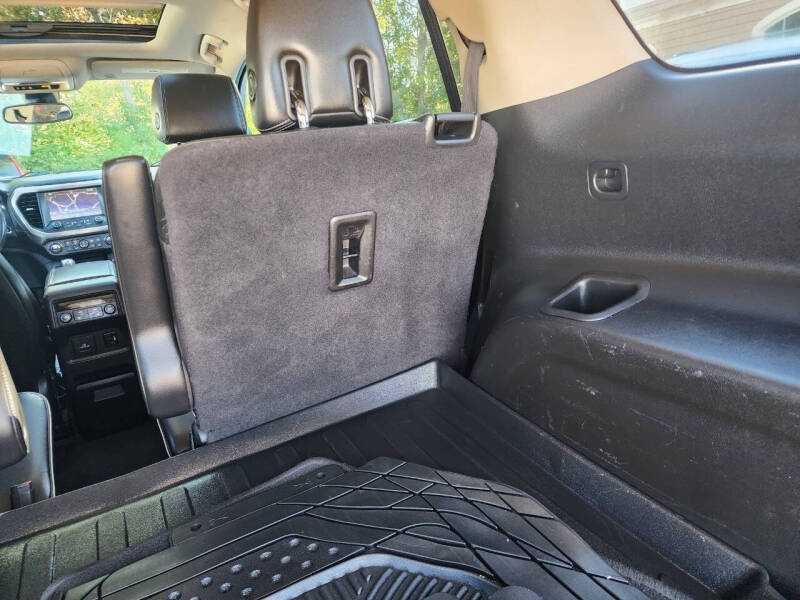 2017 GMC Acadia Denali