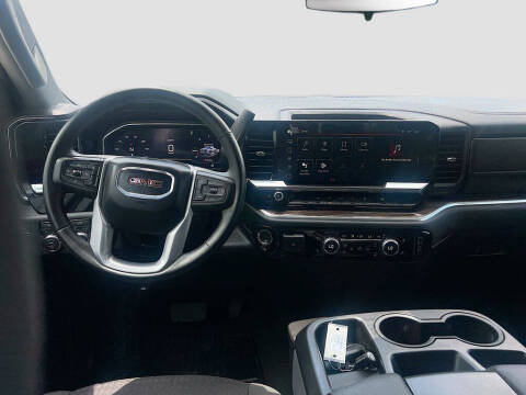 2025 GMC Sierra 1500 Elevation Standard