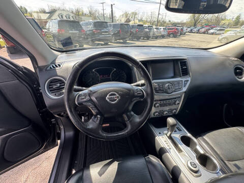 2019 Nissan Pathfinder SL