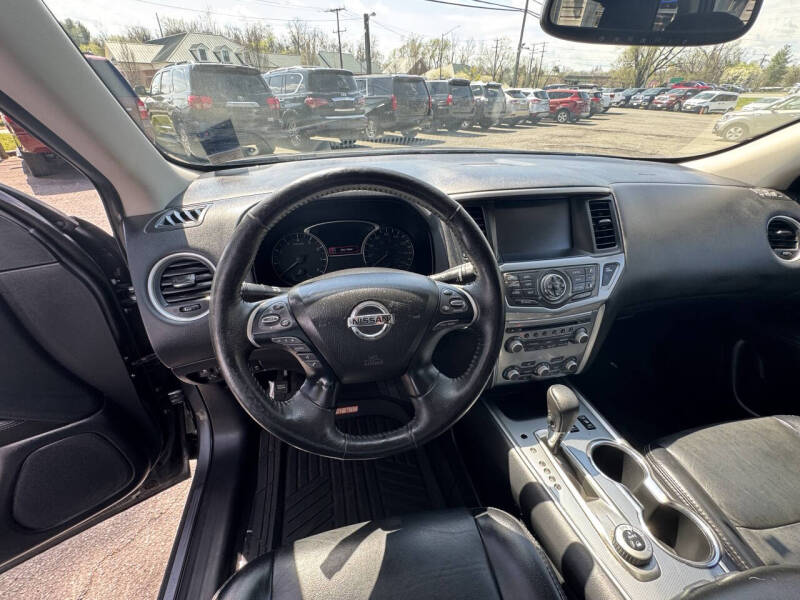 2019 Nissan Pathfinder SL
