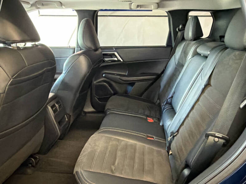 2024 Mitsubishi Outlander SE