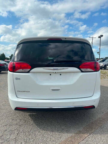 2018 Chrysler Pacifica Touring L Plus