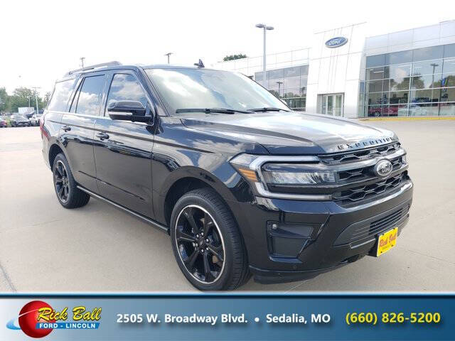 2022 Ford Expedition Limited's photo