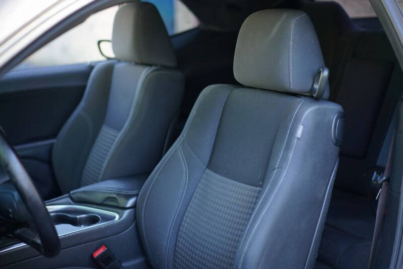 2016 Dodge Challenger SXT