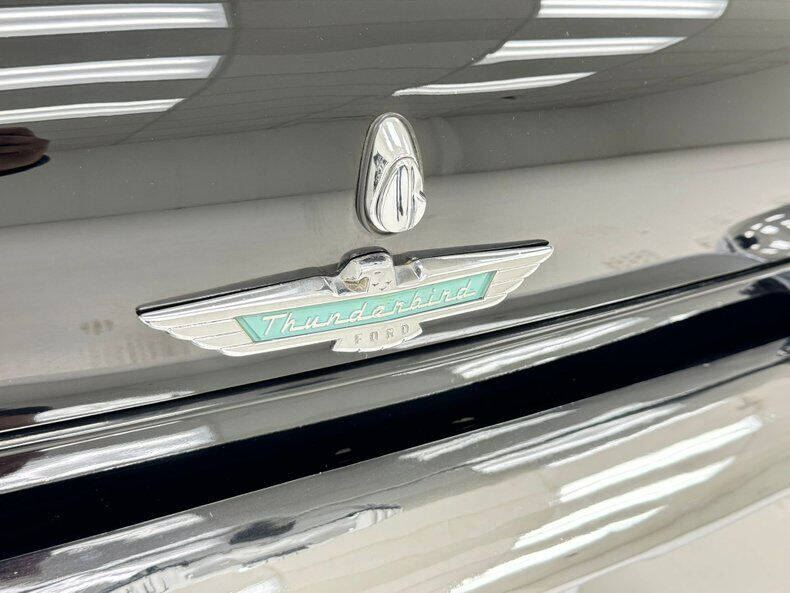1957 Ford Thunderbird