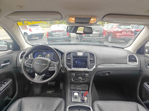 2018 Chrysler 300 Touring