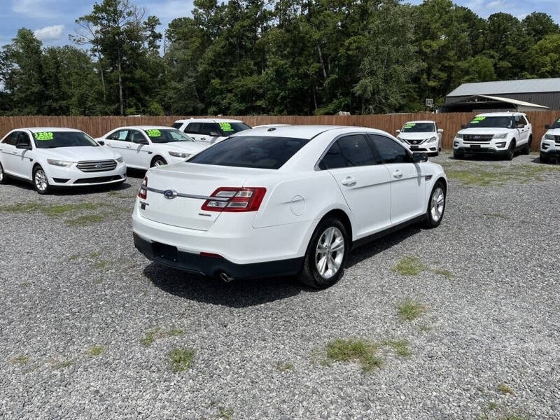 2018 Ford Taurus SE