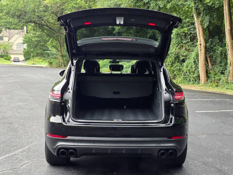 2023 Porsche Cayenne Platinum Edition