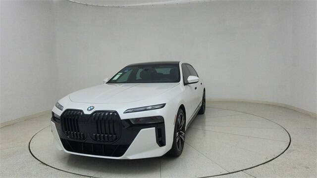 2023 BMW 7 Series 740i